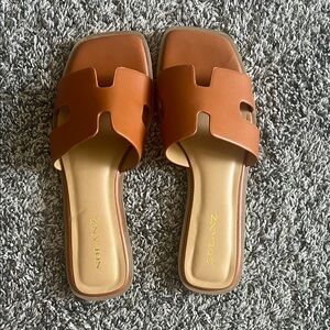 Solanz Sandals